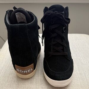 Sorel Black Suede High-Top Lace up Boots